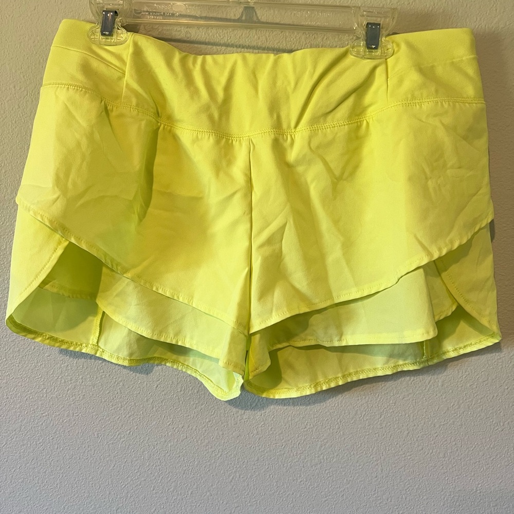 Calia by Carrie Underwood Stay the Path shorts size L